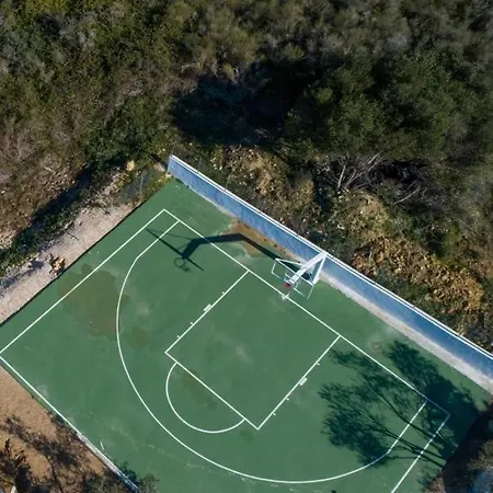 Exclusive Petalouda Ratzaklíon