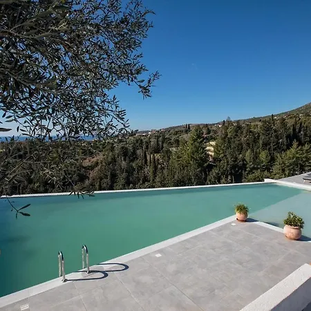 Exclusive Petalouda *